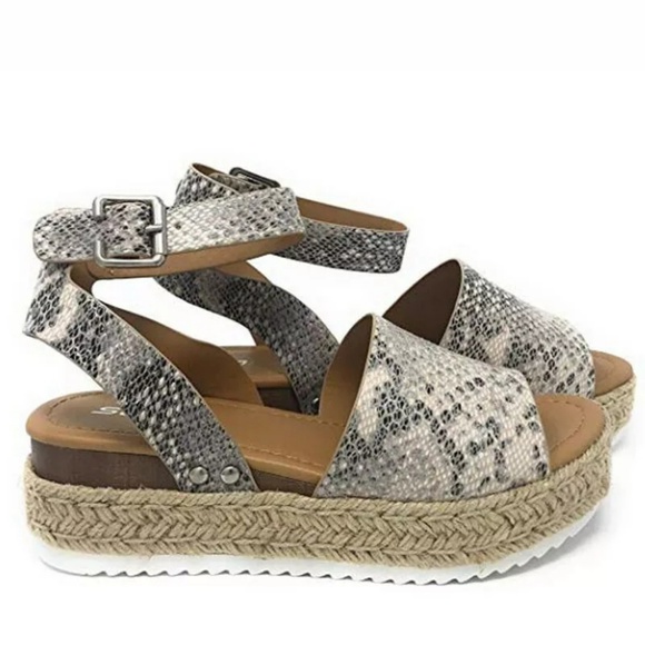 Pierre Dumas Shoes - Size 8 Brand new never worn platform sandals